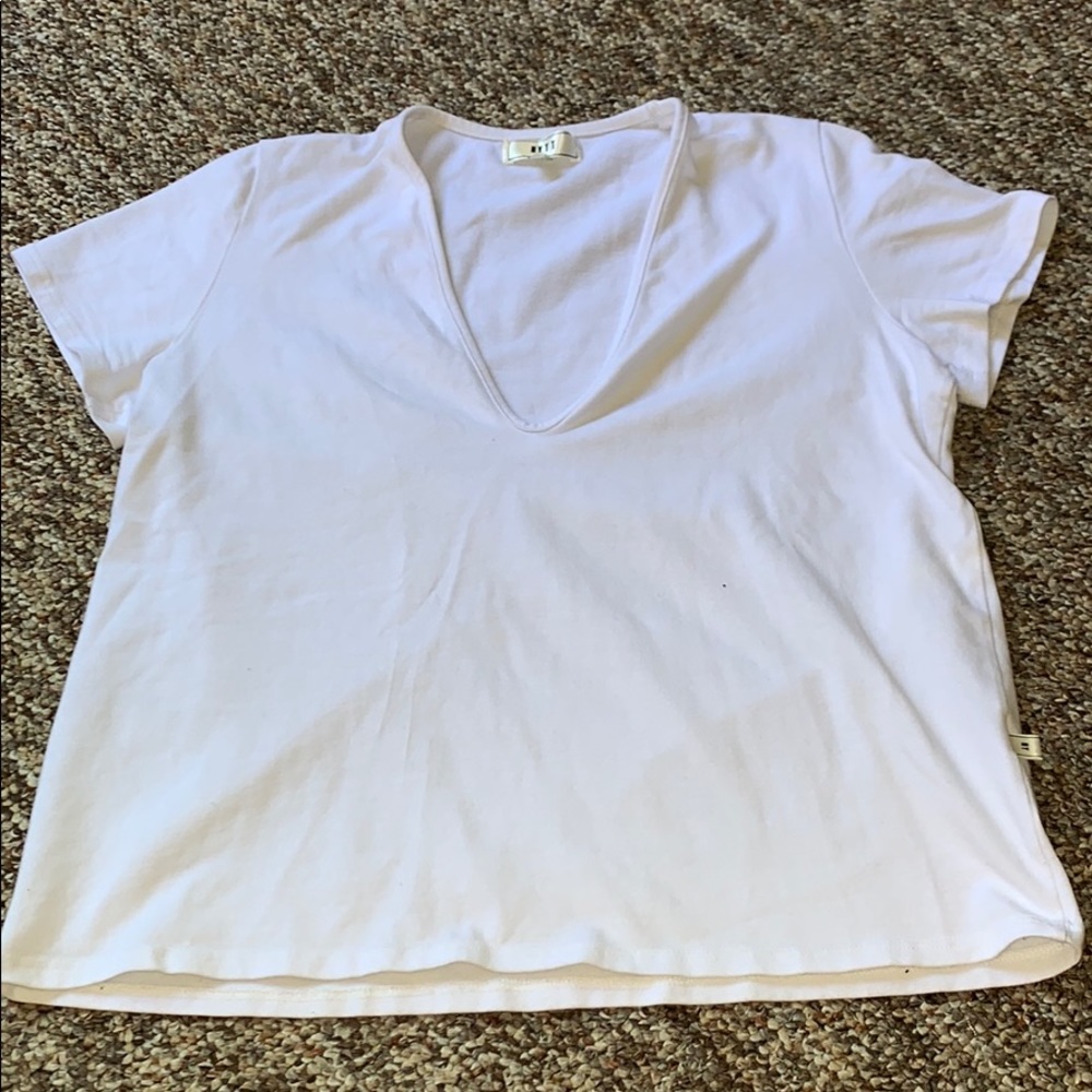 NYTT white deep v-neck tee size M